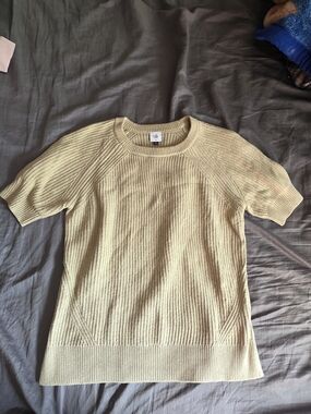 Cabi Style 445 Ribbed Knit Sweater Top Medium Beige Oatmeal Short Sleeve Cotton